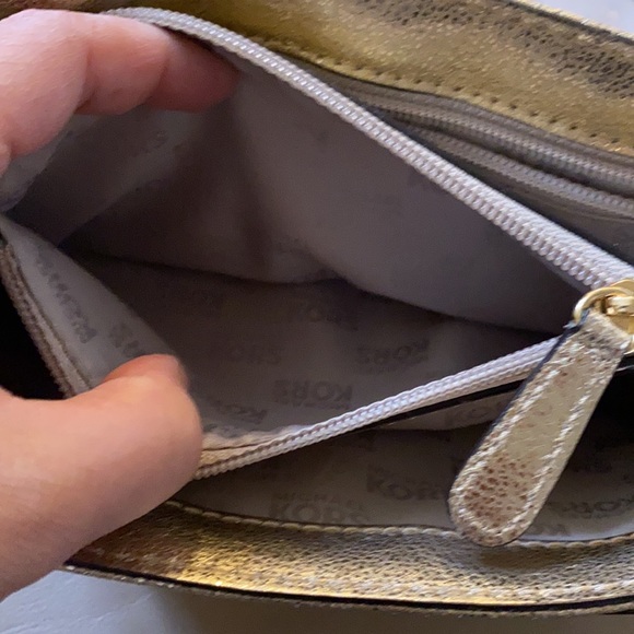 Michael Kors bag - Picture 8 of 16